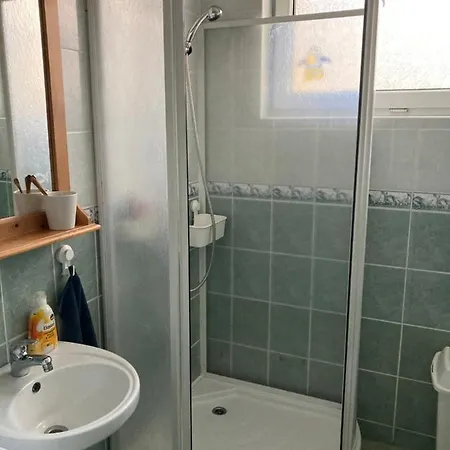 Sunhouse, بيت للعطل